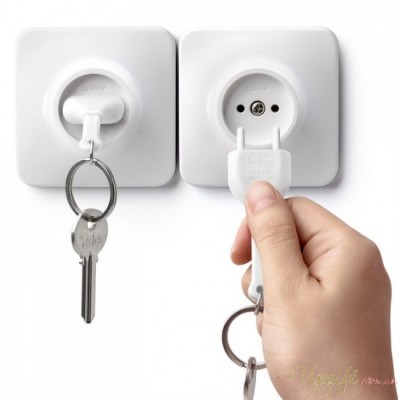 Ключница настенная и брелок для ключей Unplug Qualy Белый